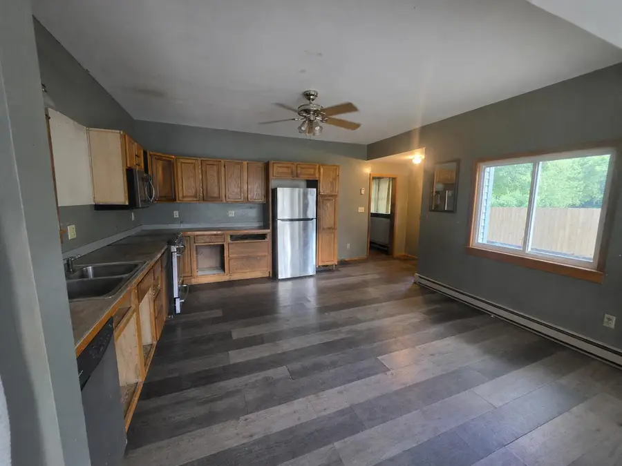 207 S Barry Street, Greenville, MI 48838 - #3