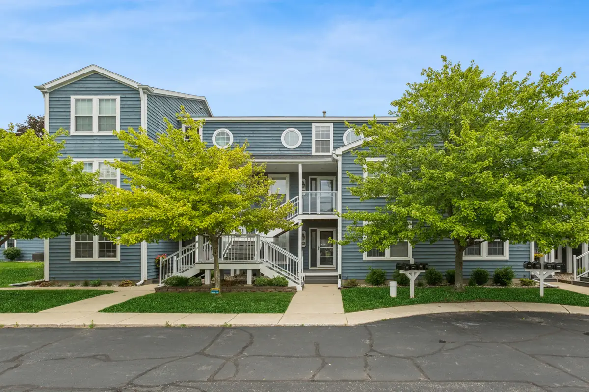 2329 S Pointe Way, Saint Joseph, MI 49085 - #1