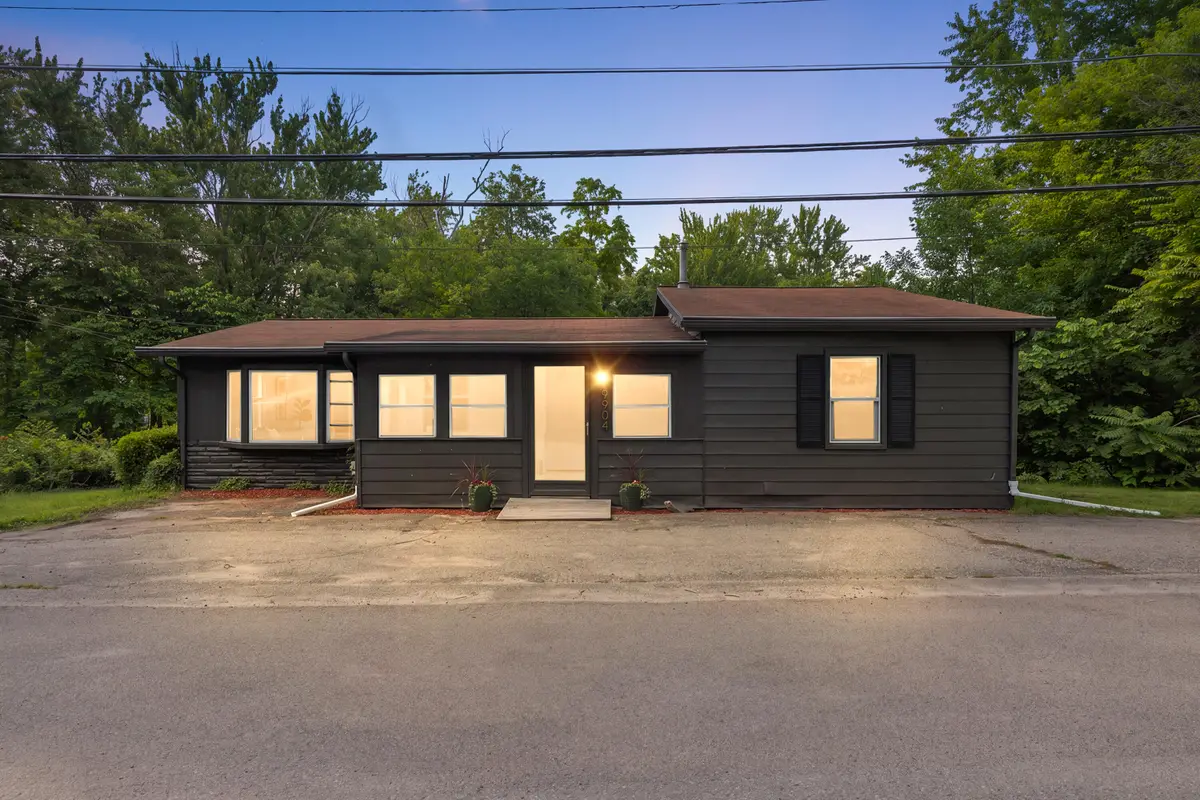 9904 Portage Lake Avenue, Pinckney, MI 48169 - #1