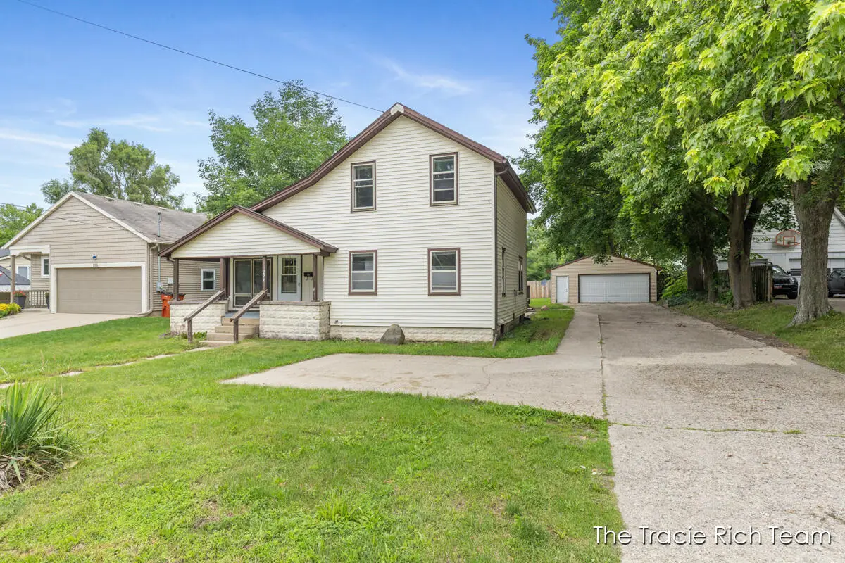 227 E Division Street Ne, Rockford, MI 49341 - #1