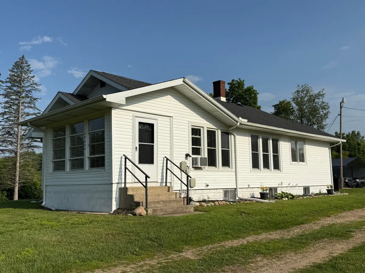 39444 6th Avenue, Bloomingdale, MI 49026 - #1
