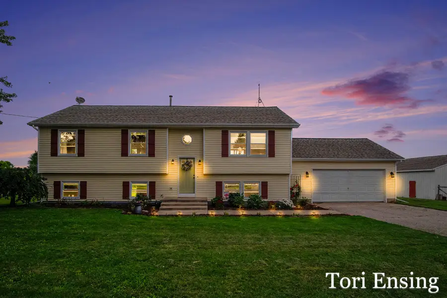 9137 Peterson Street Ne, Rockford, MI 49341 - #2
