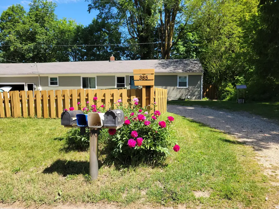 385 92nd St Sw, Byron Center, MI 49315 - #2
