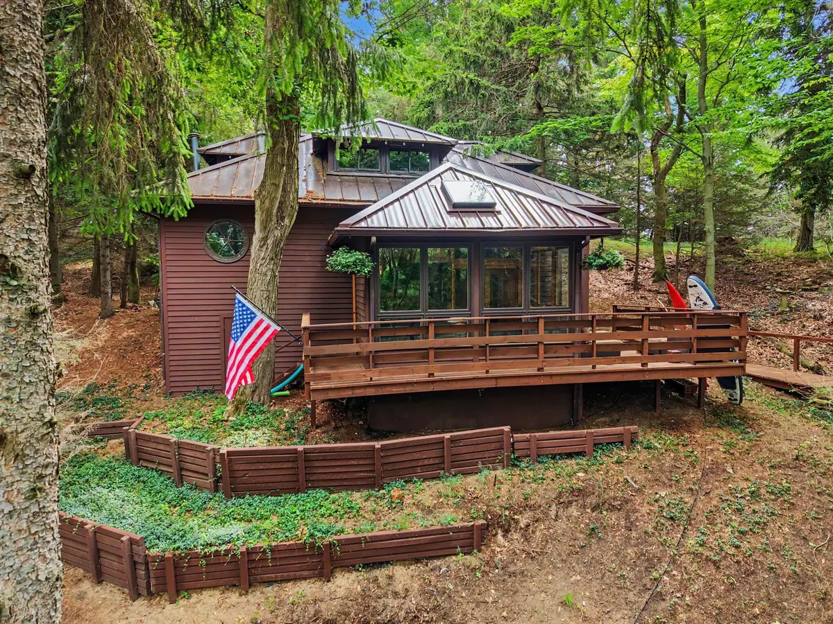 20 Crescent Hill, Grand Haven, MI 49417 - #1