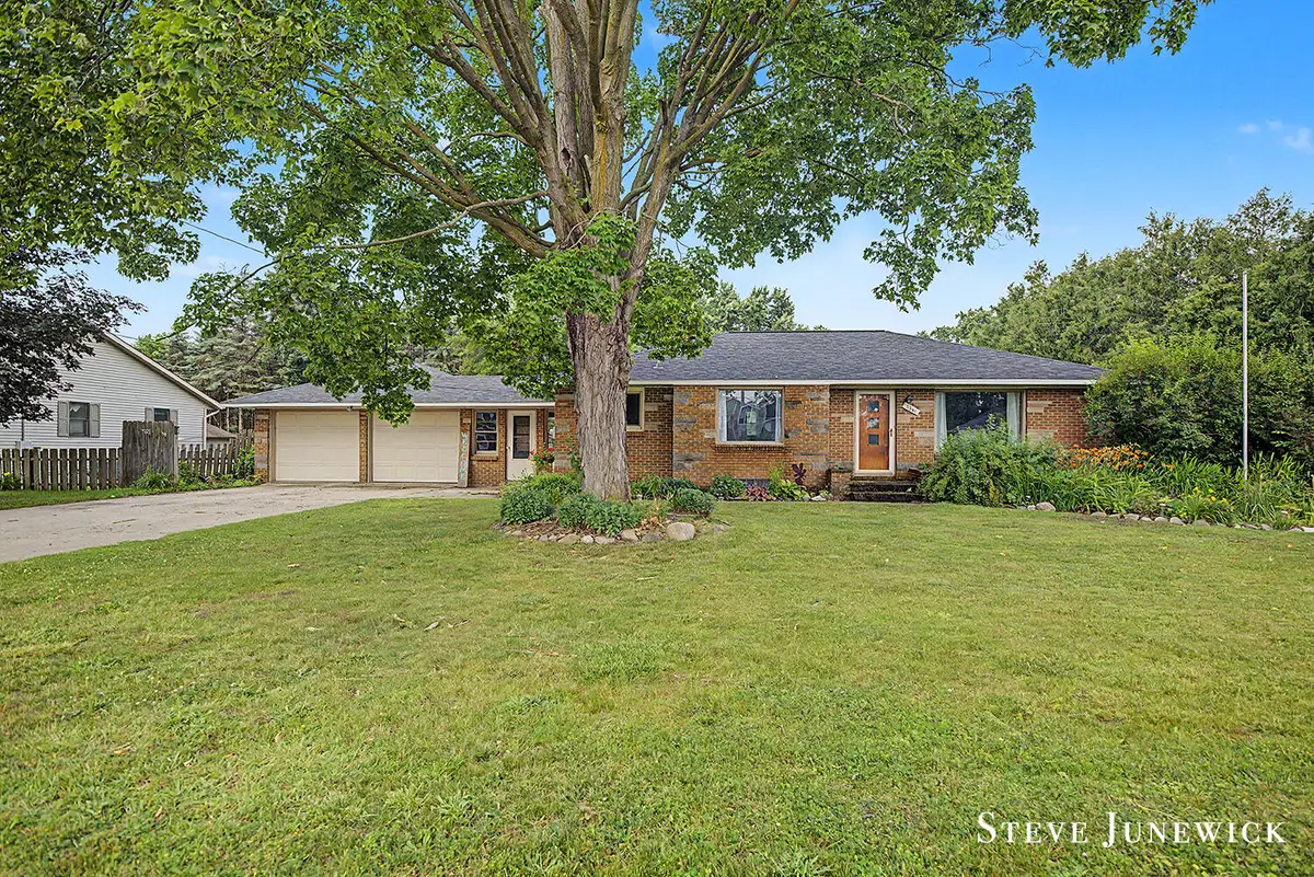 8261 Cottonwood Drive, Jenison, MI 49428 - #1