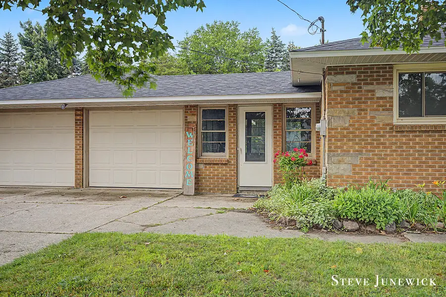 8261 Cottonwood Drive, Jenison, MI 49428 - #3