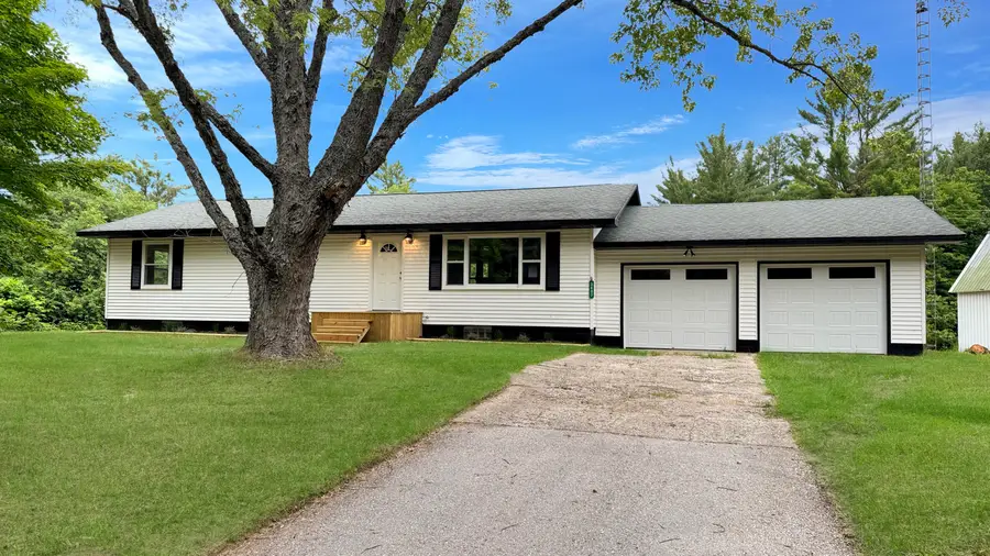 3403 E 34 Road, Cadillac, MI 49601 - #3