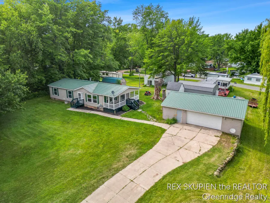 571 W Eagle Ridge, White Cloud, MI 49349 - #2