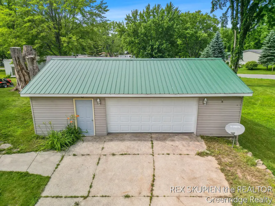 571 W Eagle Ridge, White Cloud, MI 49349 - #3
