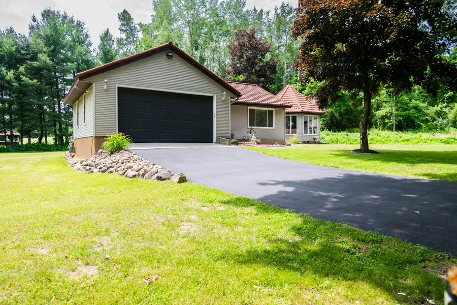 989 Mccabe Avenue Ne, Ada, MI 49301 - #2
