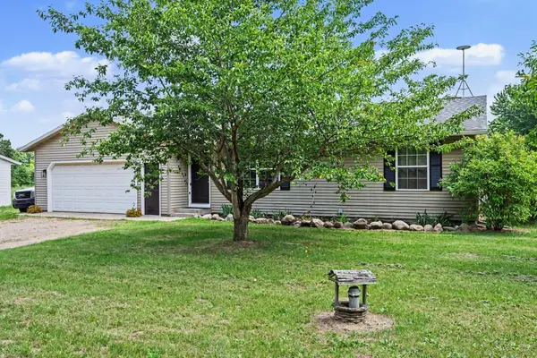 61117 County Road 653, Paw Paw, MI 49079