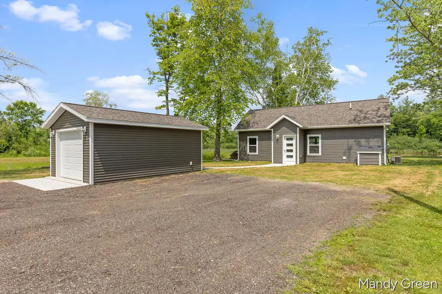 14033 Perch Lane Ne, Greenville, MI 48838 - #2
