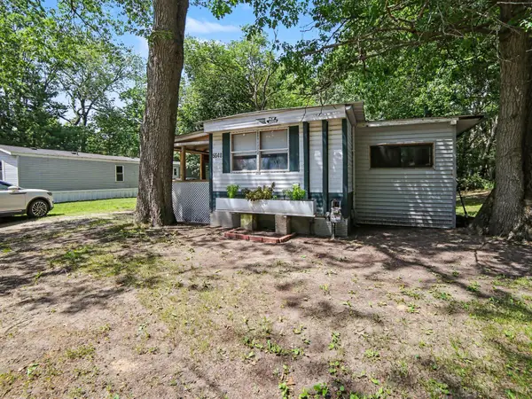 5648 W Johnson Road, Ludington, MI 49431