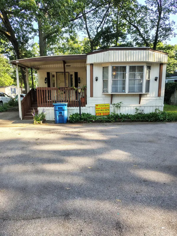 2701 Huizenga Street #96, Norton Shores, MI 49444