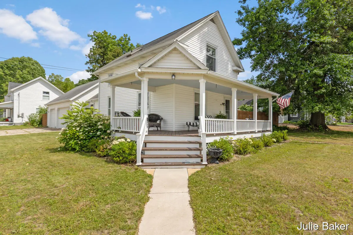 40 S Monroe Street Ne, Rockford, MI 49341 - #1