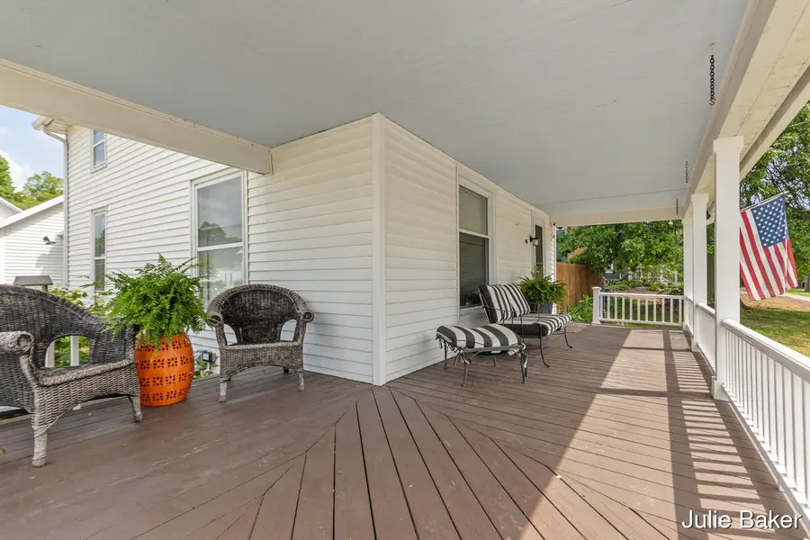 40 S Monroe Street Ne, Rockford, MI 49341 - #3