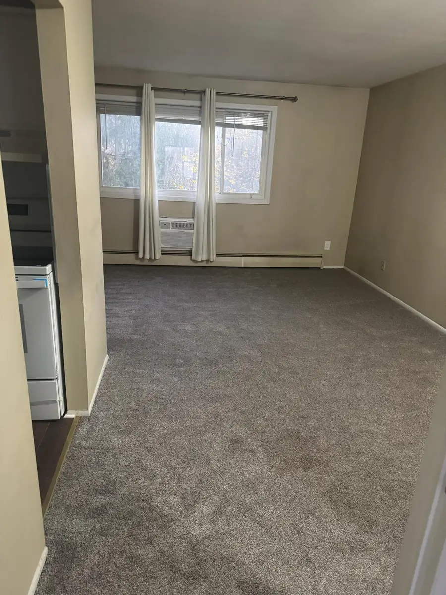 31831 Grand River Avenue #3, Farmington, MI 48336 - #2