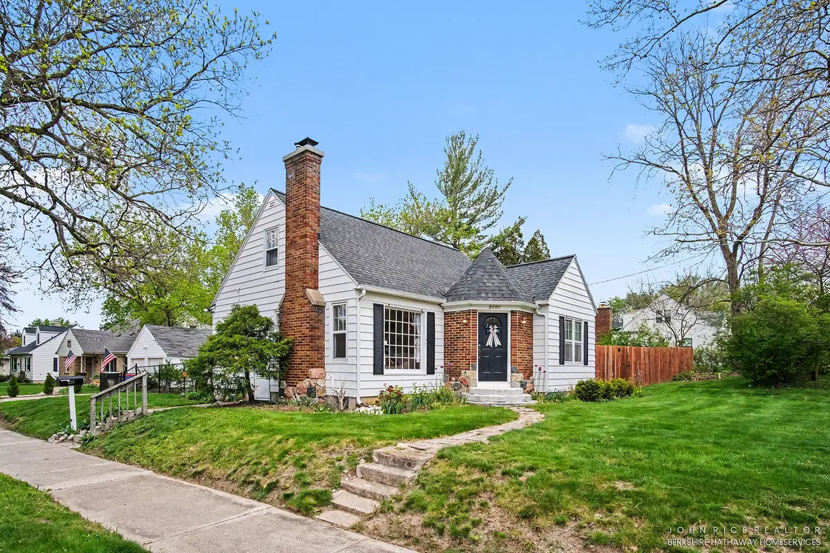 2101 Boston Street Se, Grand Rapids, MI 49506 - #1