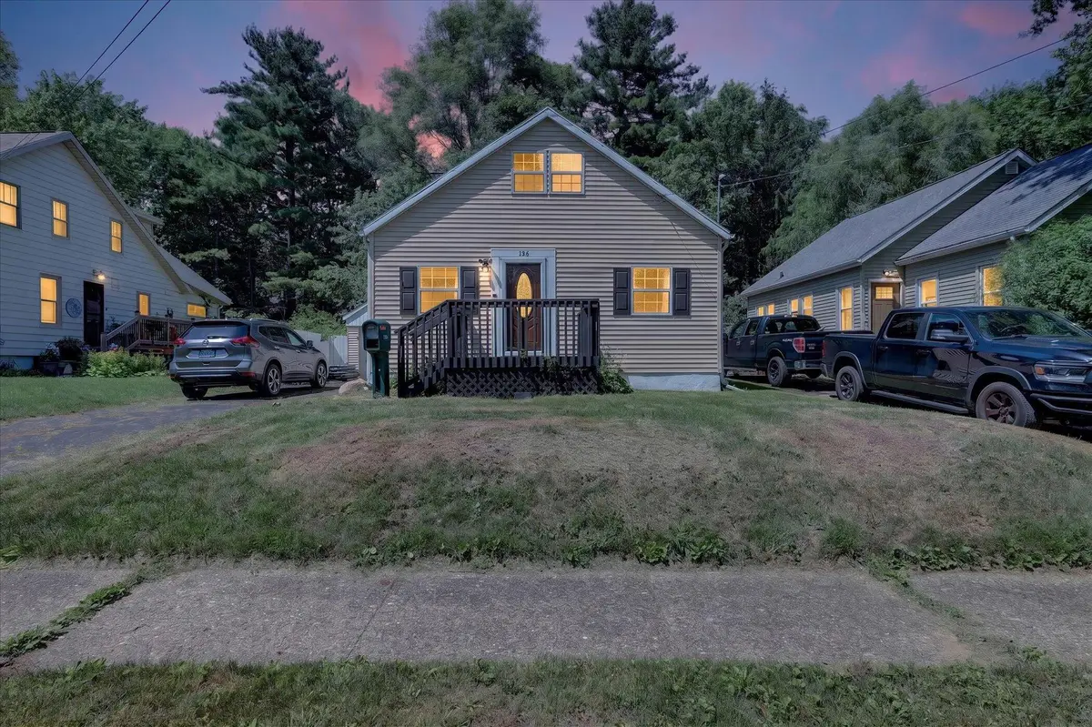 196 W Pitman Avenue, Battle Creek, MI 49017 - #1