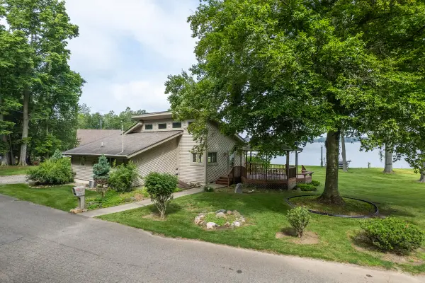 128 Wilmin Road, Quincy, MI 49082