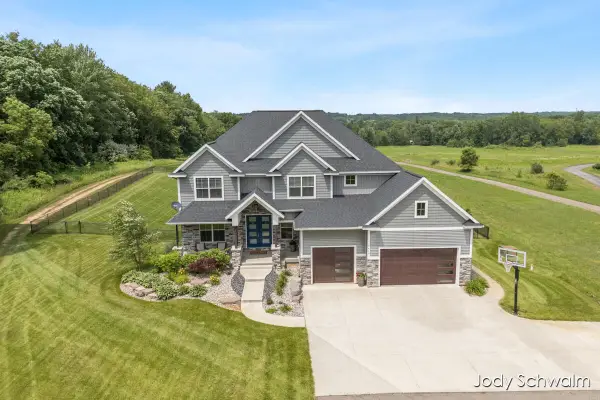 3619 12 Mile Road Ne, Rockford, MI 49341