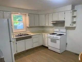 421 E Division Street, Dowagiac, MI 49047 - #3