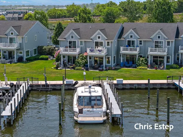 941 W Savidge Street, Spring Lake, MI 49456