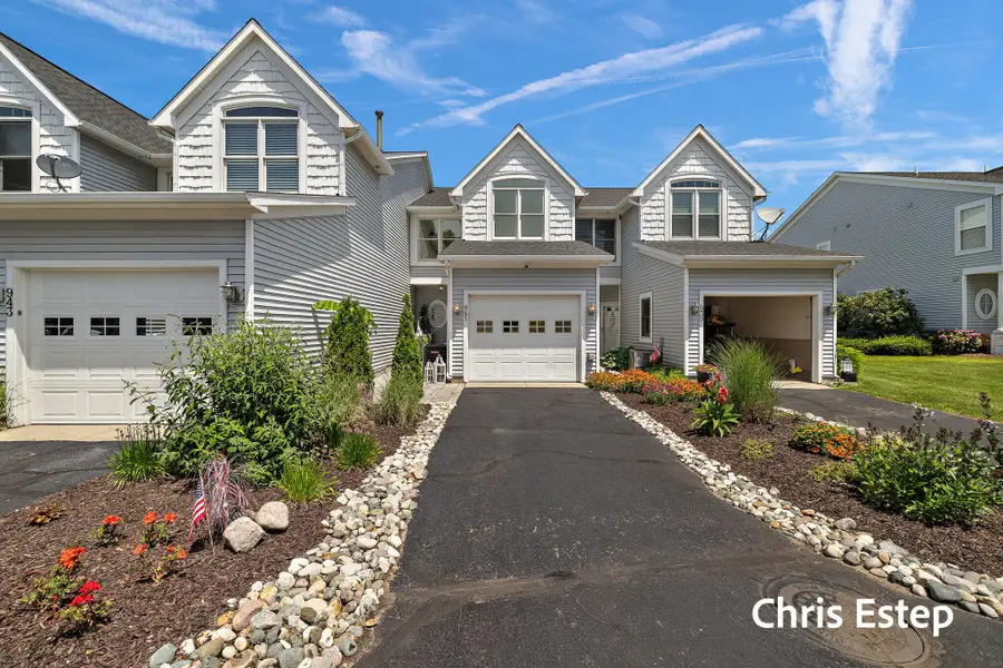 941 W Savidge Street, Spring Lake, MI 49456 - #2