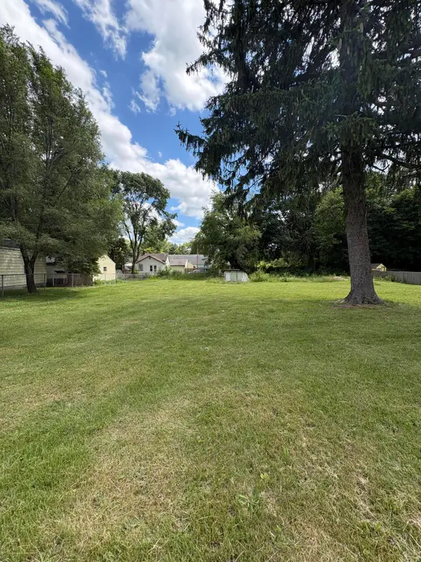 284 E Center Street, Coloma, MI 49038