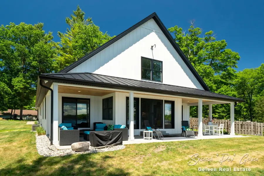 1022 S Woodland Drive, White Cloud, MI 49349 - #3