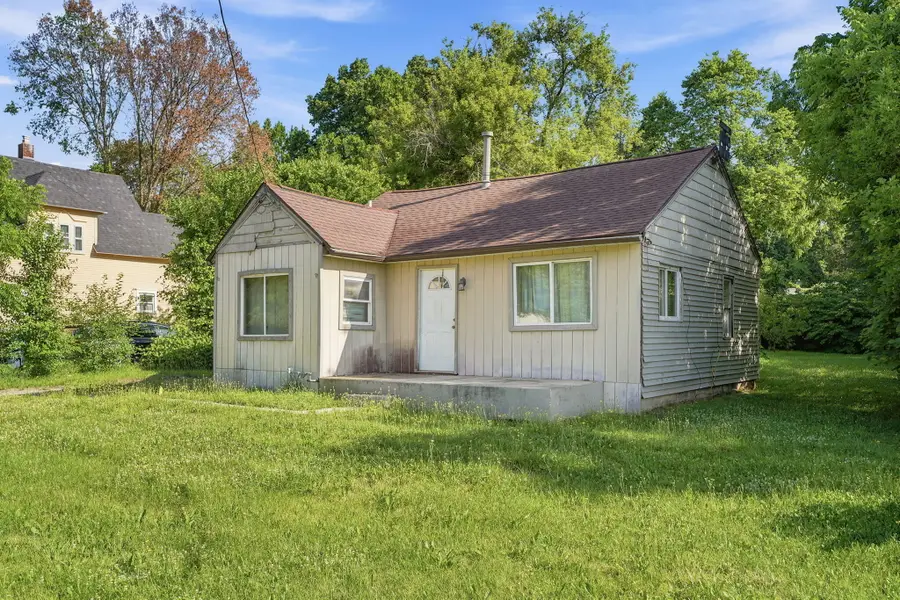 3758 W Michigan Avenue W, Level Park Oak Park, MI 49037 - #3