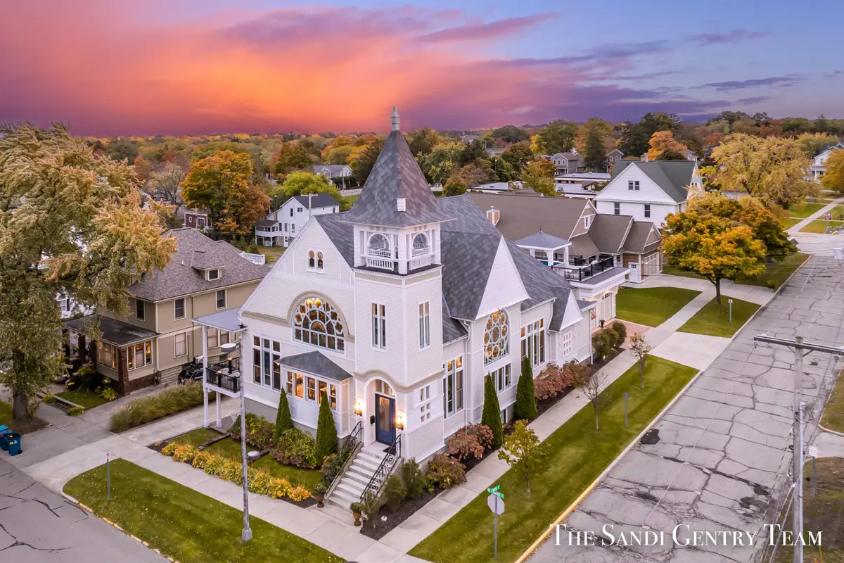 600 Washington Avenue, Grand Haven, MI 49417 - #1