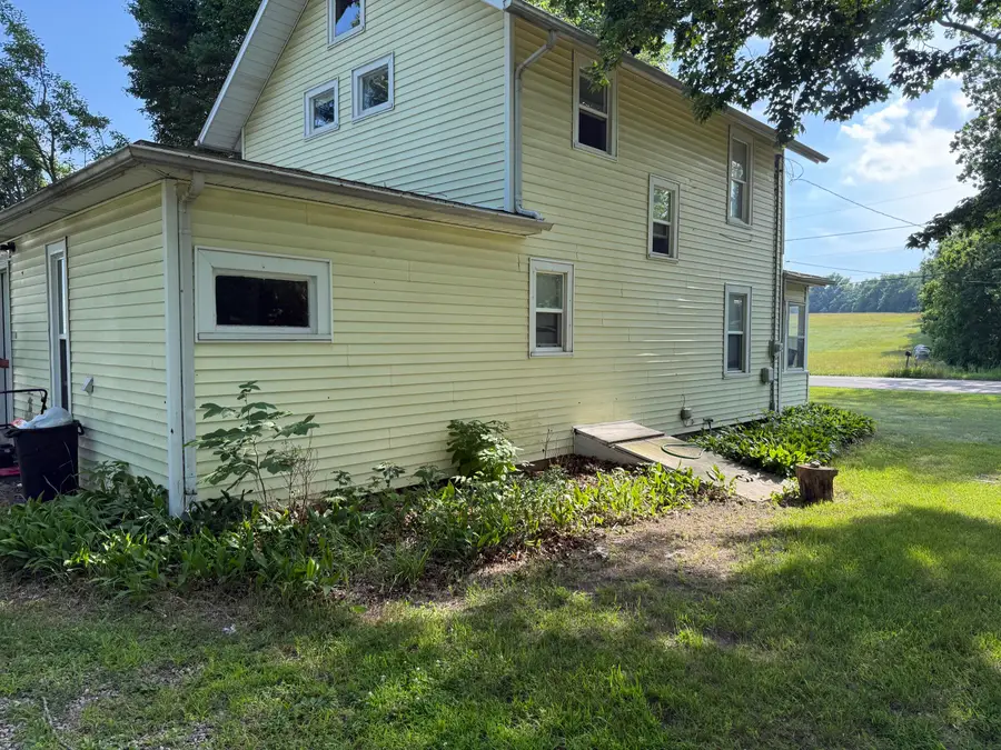 315 Reading Avenue, Jonesville, MI 49250 - #2