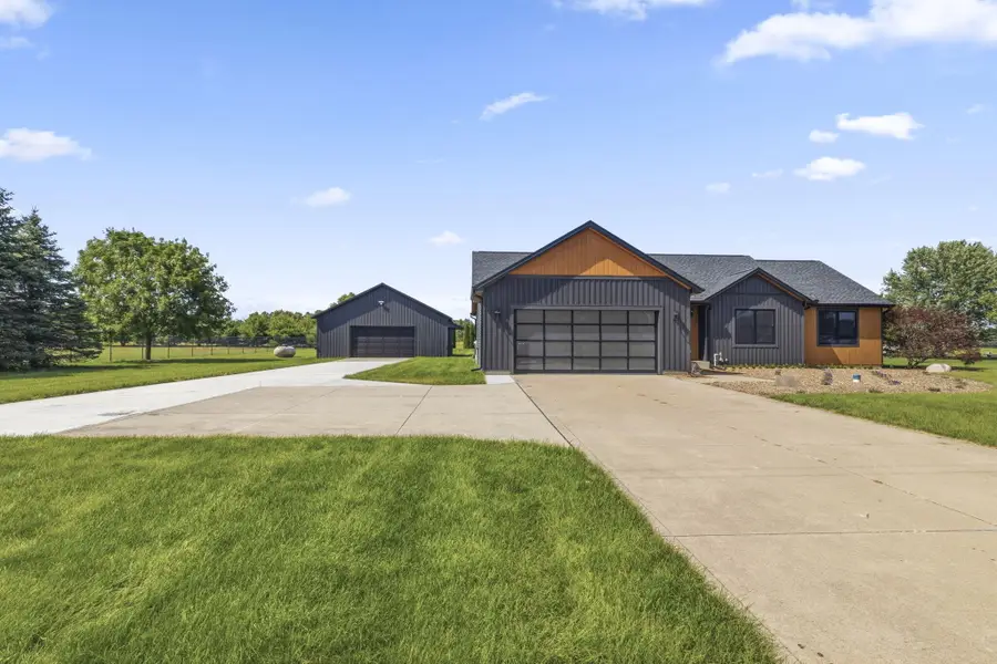 20872 State Line Road, Edwardsburg, MI 49112 - #2