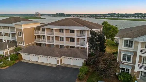 930 W Savidge Street #20, Spring Lake, MI 49456