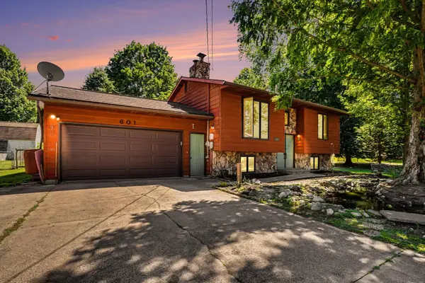 601 W North Street, Paw Paw, MI 49079