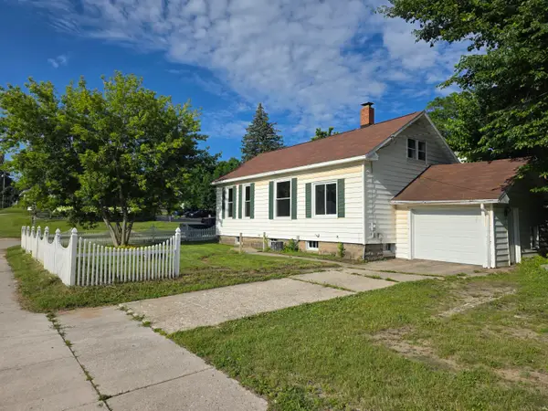 328 4th Street, Manistee, MI 49660