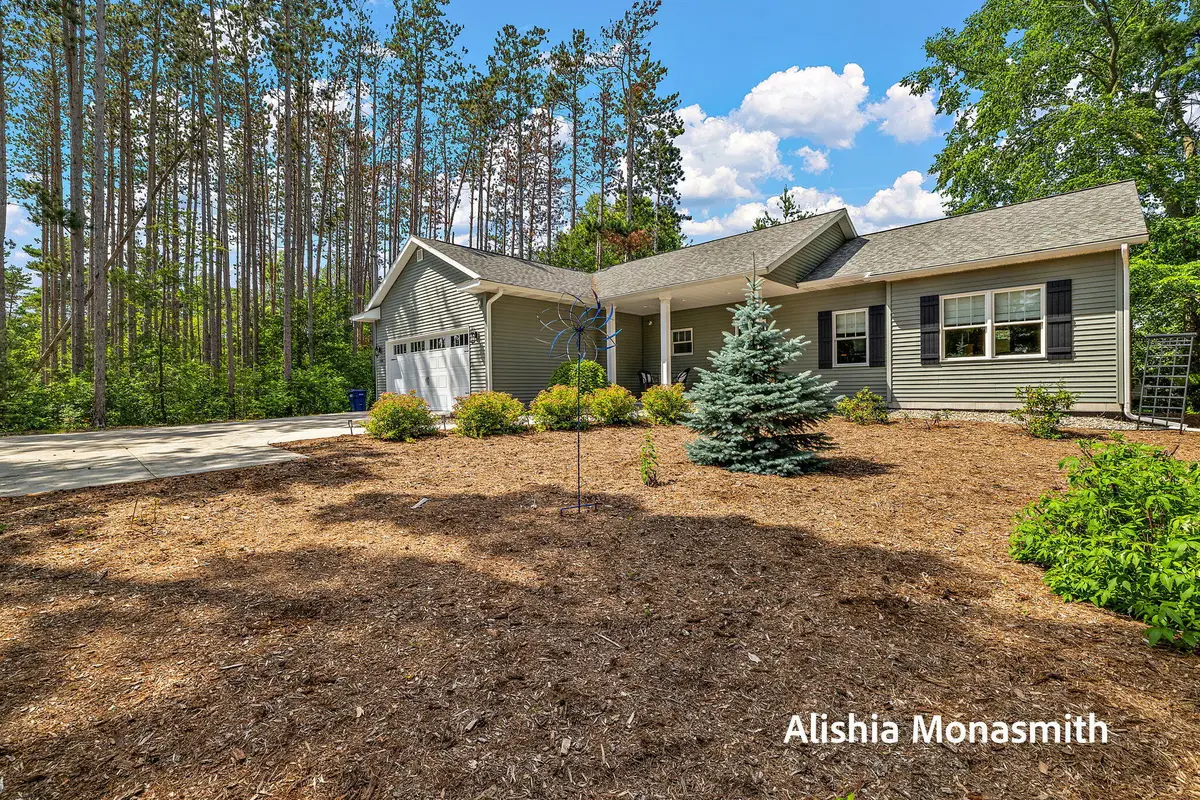 2360 E Mount Garfield Road, Muskegon, MI 49444 - #1