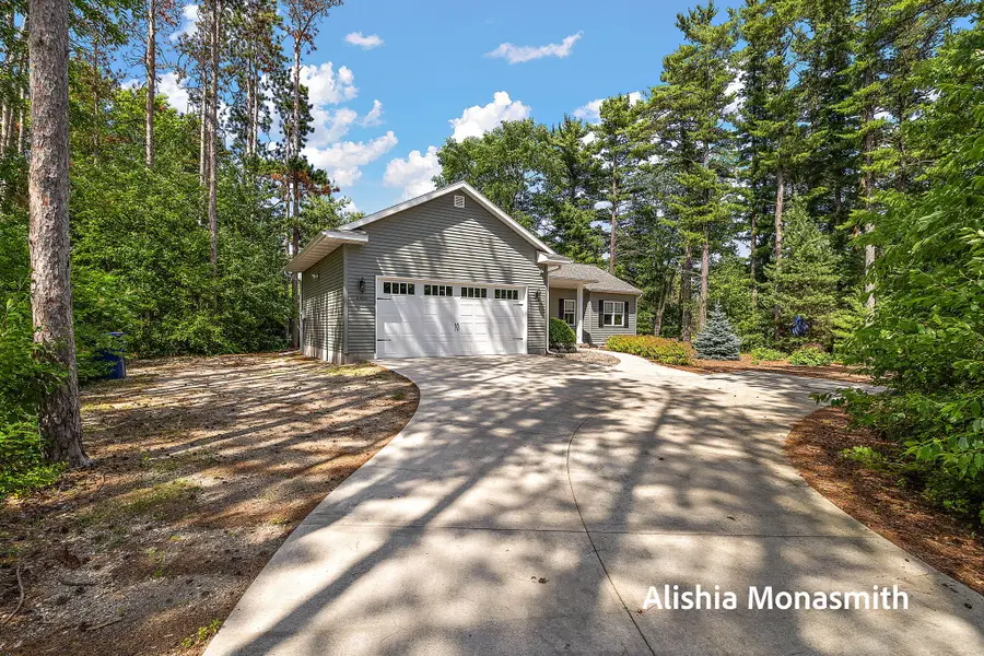 2360 E Mount Garfield Road, Muskegon, MI 49444 - #2