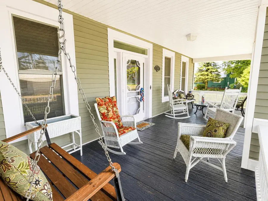 116 W Sherwood Street, Decatur, MI 49045 - #3