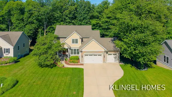 16373 W Willow Drive, Spring Lake, MI 49456