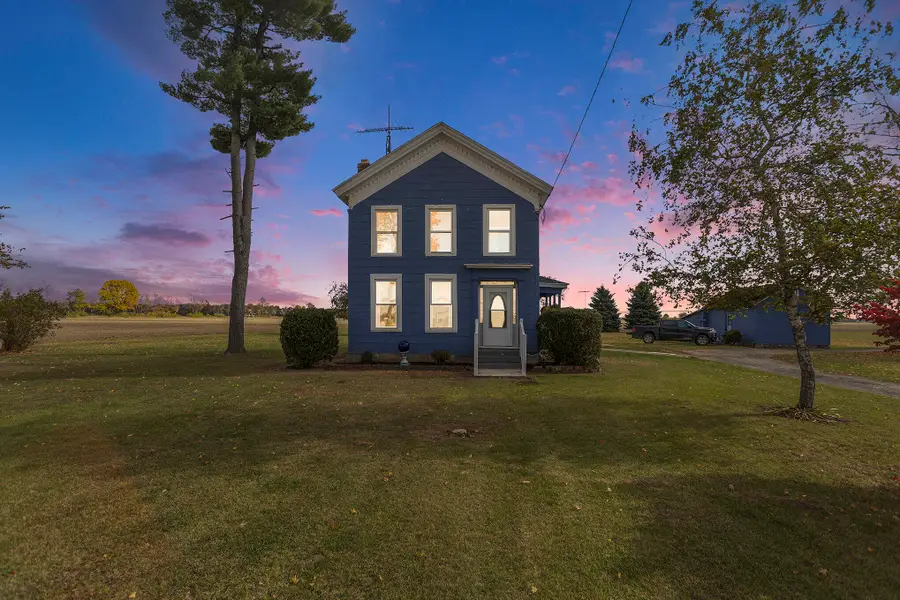 55637 Bennett Road, Leonidas, MI 49066 - #2