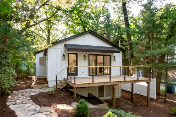 4046 Hillside Trail, New Buffalo, MI 49117