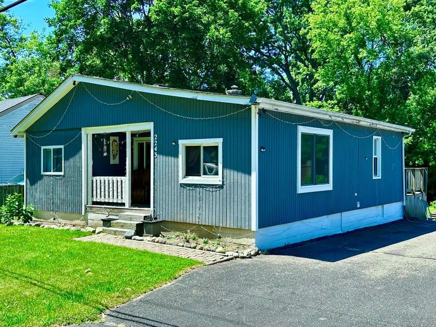 2243 Hartford Street, Waterford, MI 48327 - #3