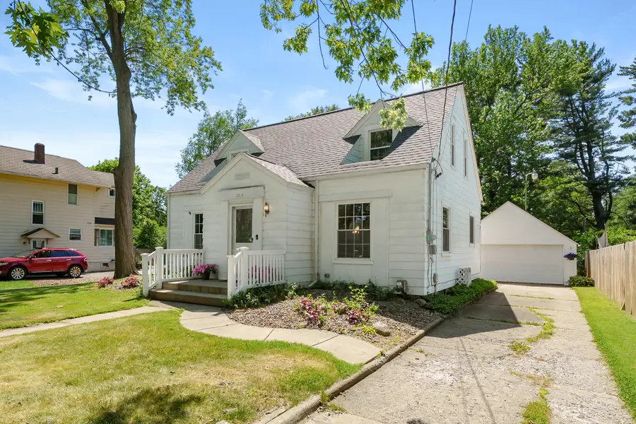 2315 Fairfield Avenue, Kalamazoo, MI 49048 - #2