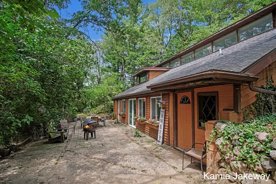 1406 S Lafayette Street, Greenville, MI 48838 - #3