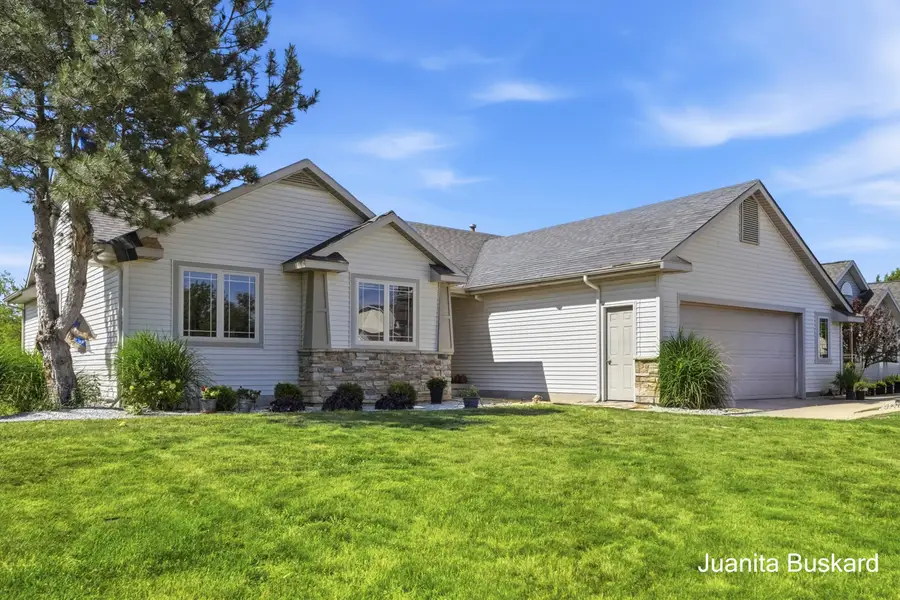 298 Creekside Drive, Coopersville, MI 49404 - #2
