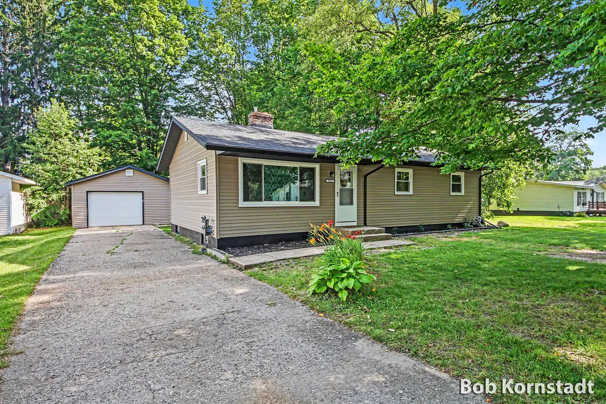 516 W Elm Street, Wayland, MI 49348 - #1