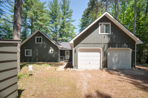 6954 Aarwood Nw, Rapid City, MI 49676