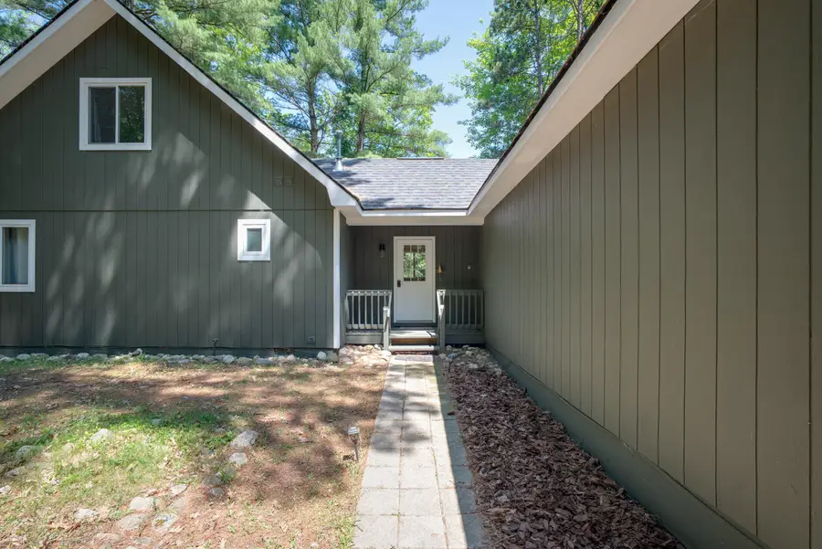 6954 Aarwood Nw, Rapid City, MI 49676 - #2